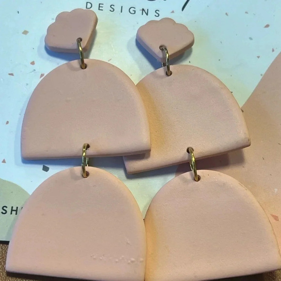 Pink Passion Half Shell Dangle Drop Clay Earrings - Picture 4 of 7
